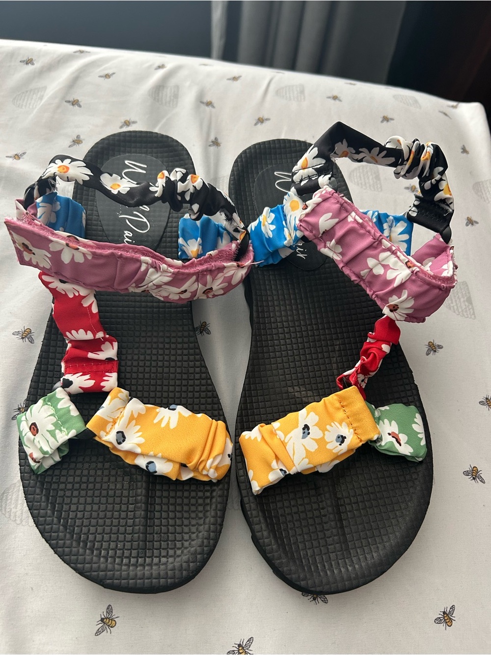 Wild Pair Multicolor Floral Scrunch Strap Sandals